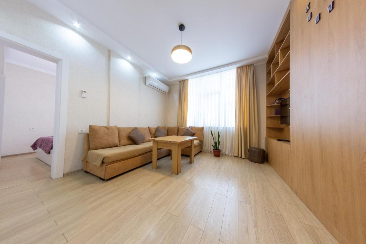 5 Apartment In One Boulding - Near Stadium Batumi Ngoại thất bức ảnh
