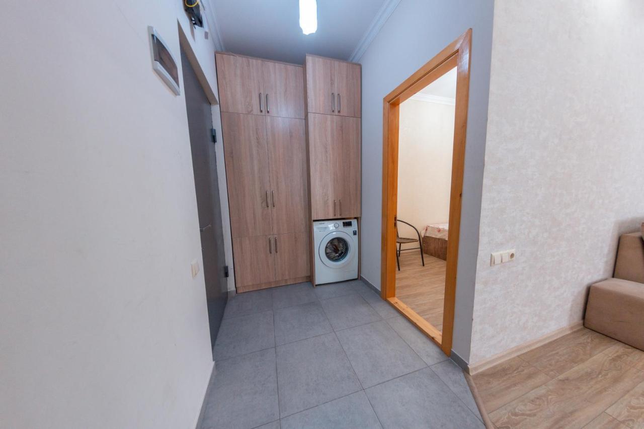 5 Apartment In One Boulding - Near Stadium Batumi Ngoại thất bức ảnh